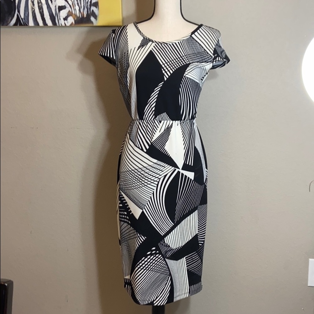 Black/White patterned Dress by Enfocus Sudio.